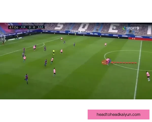 阿劳霍的对抗能力持续提升，成为球队防线的重要支柱。